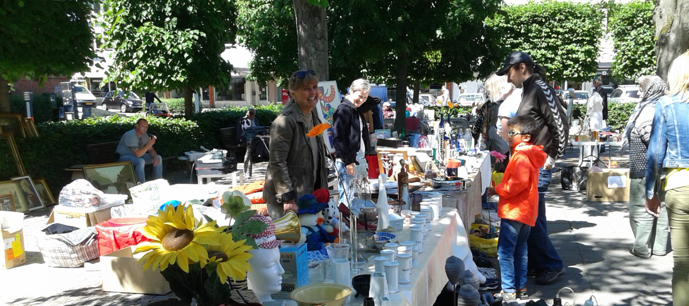 Mette og Jannie loppemarked 11-06-2016